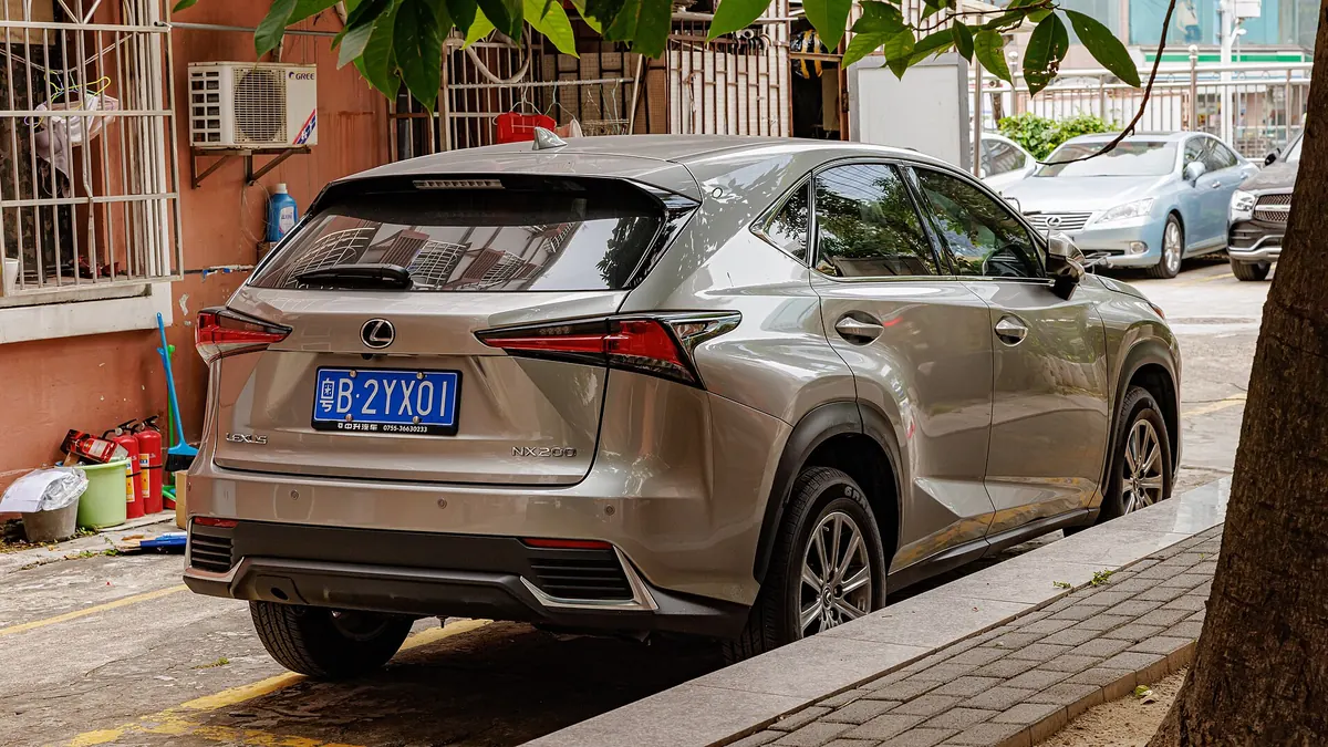 Lexus NX: практический план обслуживания