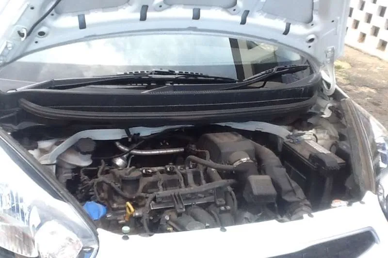 Peugeot 207 и киа пиканта